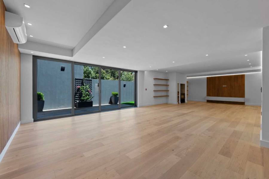 5 Bedroom Property for Sale in Camps Bay Western Cape